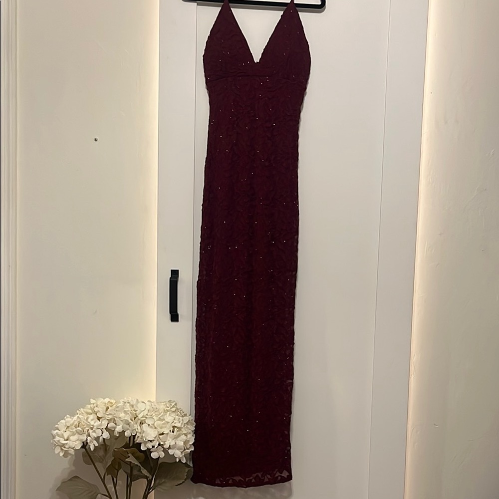 Elegant Burgundy V-Neck Gown
